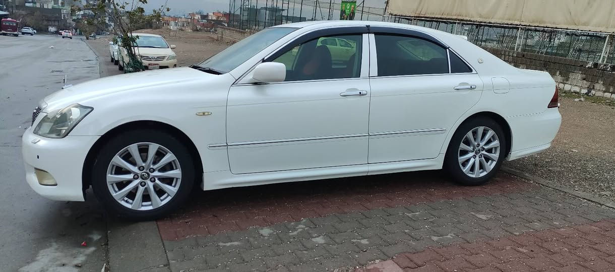 سەرە تابەناوی خوا 
شاهینە موس
 بەسمە ڕەساسی
گەورە بە بجوک
2007 مانگی 10
3دووگمە 
شاشە 
سوکان ڤولۆم 
حاسە پاشو پێش
تەبرید ساردووگەرم 
ئاوێنە کارەبای
کوشن کارەبای 
بریکی بەسراوە 
جامی پاشو پێش
چاکراوە
4تایەی لوک 
250مەسرە فینییە
***********
***********
