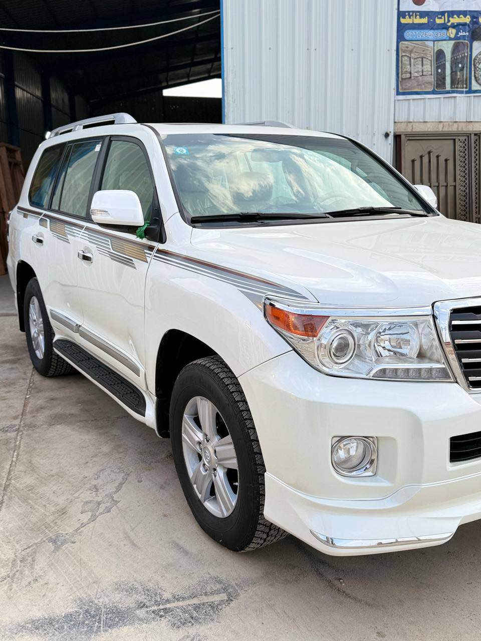 لاندكروز مديل 2013 كفاله من الضربه والصبغ والتبديل السياره حلوه جديده بيهه شويه بارد السياره 8 سلندر شرط الكفاله كبر مكينه شرط الكفاله من الفتح والتبخير السياره فطيم فول مواصفات رقم بصره مشروع وطني تحويل ثاني يوم تخم تاير حداديه تبريد جاهزه من كلشي السعر 338 بيهه مجال بسيط كلش حق الجيه فقط رجاء السياره سعرها مناسب والي مو شراي لا يتصل رقم الهاتف*********** البصرة, العراق
