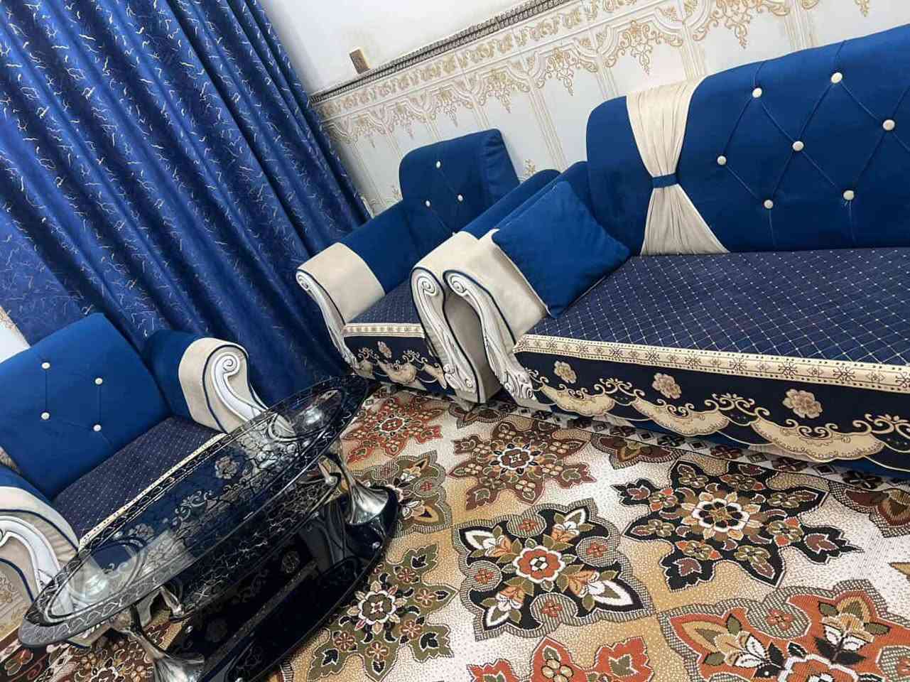 سلام عليكم تخم 11مقعد مع تخم طبلات لبيع استفسار ***********
