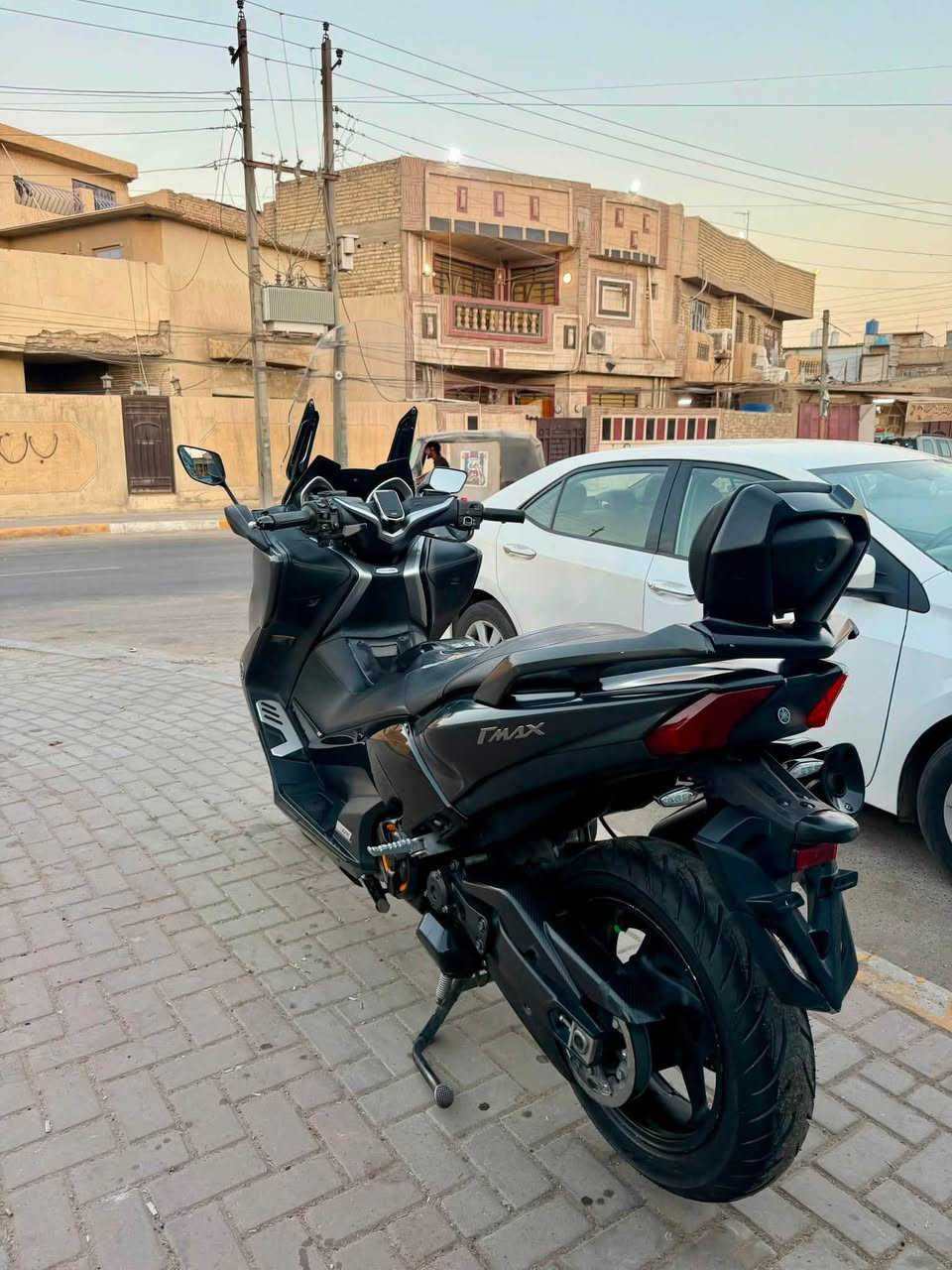 السلام عليكم
TMAXللبيع 
2019
DX فول مواصفات 
جامه تصعد وتنزل يدات تدفئه وكشن تدفئه 
للتواصل خاص او واتساب 
***********
