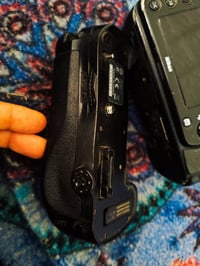 نيكون D810 • بطاريتين • شاحن