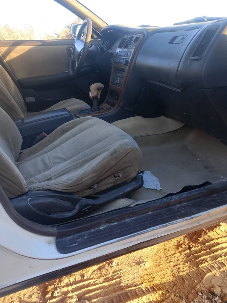 تيوتا شيزر موديل 1993 مكفوله من الكص ونقل جثه تبريد تدفئه شغال كهربائيات شغاله سياره ماتصرف عليها ربع مكينه وكير بلاد مكان سياره نجف *********** السعر 55 وبيها مجال
