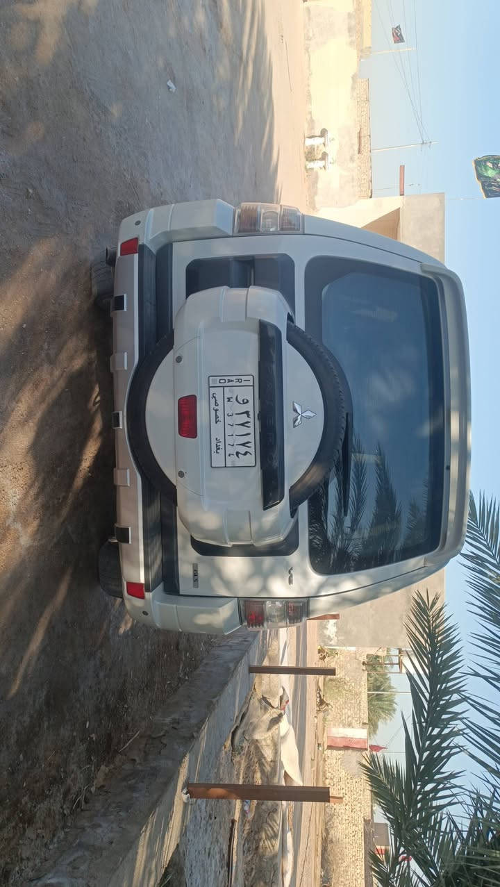 رد السلام عليكم بايجيرو  ٢٠١٤ حبتور فول مواصفات رقم بغداد سنويه ٢٠٣٠ مكفوله كفاله عامه على وضع الشركه ما مفتوح بيها برغي واحد السياره جديده احلى من الصوره والله العظيم كلها جديده داخل وخارج 
١٦٥ ورقه 
مكاني نجف 
***********
ترهم مراوس بكوري أقل سعر حسب القناعه
