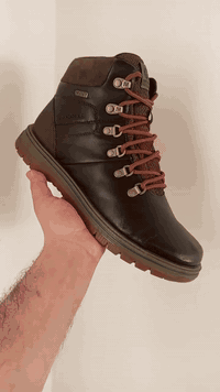 للحجز والاستفسار على الواتساب 07518073094