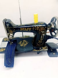 ماكنة خياطة • ألمانية • انتيكه