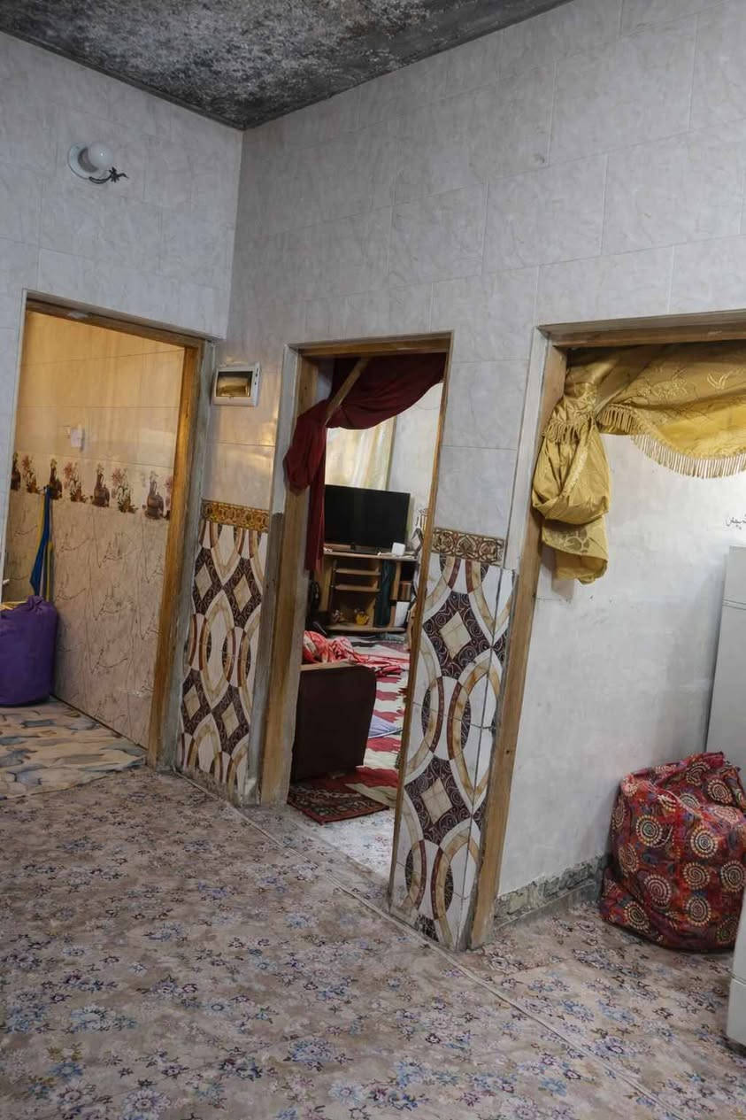 للبيع بيت 100م مربعه طابو زراعي سند 25  طابقين يحتوي على  اربع غرف واستقبال وحولي ومنور صحيات  2 داخلي وخارجي مطبخ  مع بيتونه ومخزن  الطابق الارضي سيراميك  العنوان الدوره ابو دشير   مستوصف الشهداء شارع اسواق السيد     سعر مناسب  السعر  80. قفل


**إذا كنت صاحب هذا الإعلان وتريد حذفه لأي سبب، رجاءا أرسل رسالة إلى الدعم الفني**