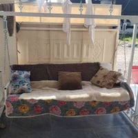 مرجوحه نضيفه حييل وسعر مناسب ١١٠ بيها مجال لشراي تاخذ ٤ نفرات او ٣ شرا...