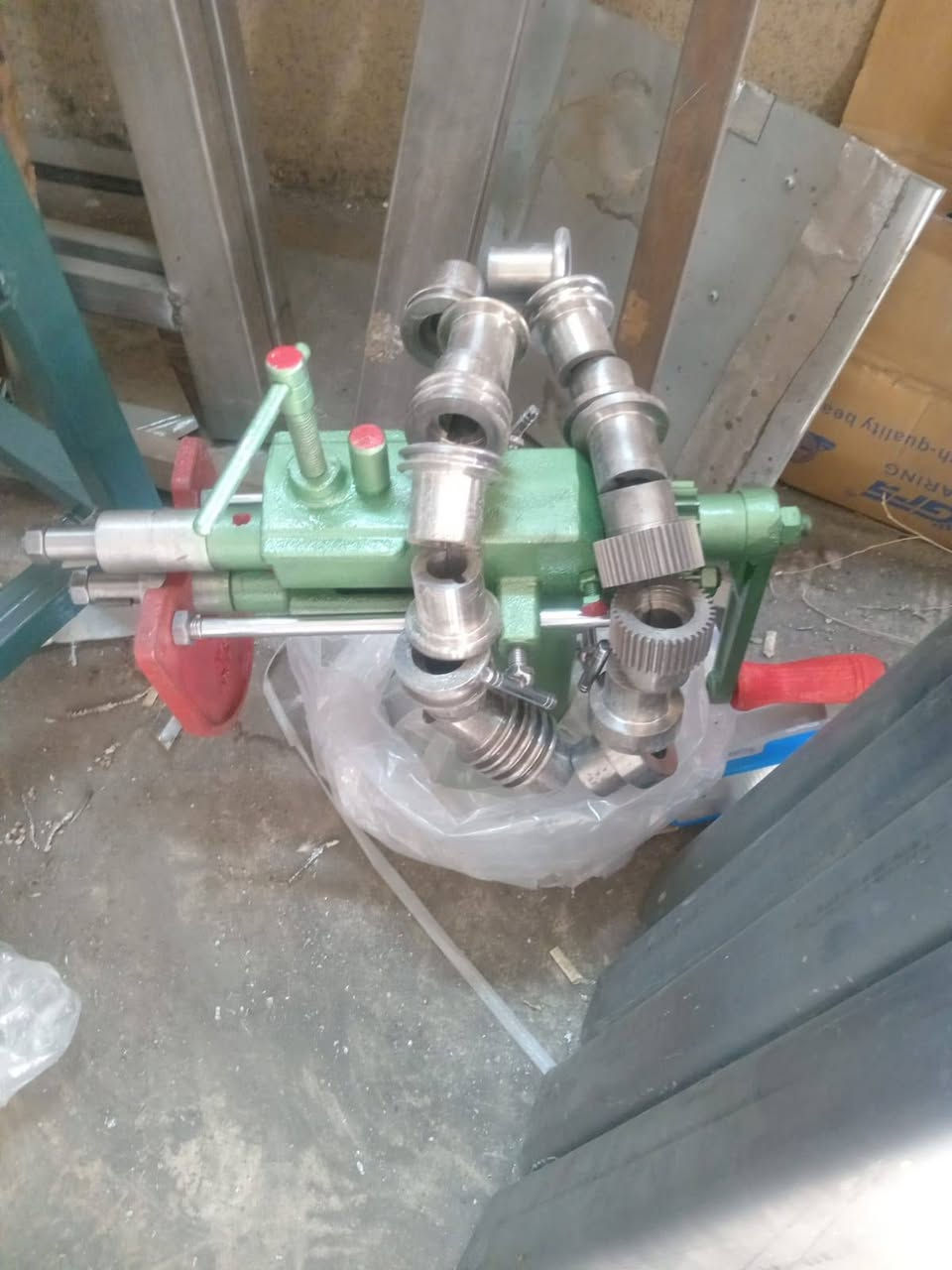 ***********
***********
بغداد علاوی شارع 6
