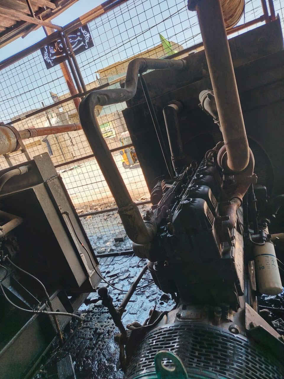 السلام عليكم مولده بومه قبل بلاستك للبيع طبك جديد مال العام الماضي المكينه بيها تبخير راس توليد ٢٥٠ انجه بلادي الشاصي عالي ربل راديتر ١٢٠ السوده عوزهه بس كت السعر ٥٠ ورقه العنوان بغداد مدينه الصدر الدسيم للاستفسار ***********

