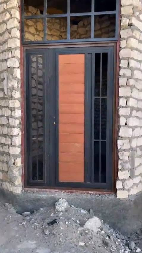 السلام عليكم بيت للبيع طابو زراعي
 زنكوره ناحية اليرموك قرب مدرسة الخوارزمي قريب من بيت الشيخ طالب العياده شغل درجه اولى
مساحة الأرض 200 متر 
مساحة البناء. 180 متر 
 الطابق الارضي بناء حجر متكون من غرفتين وصاله ومطبخ وديوانيه وحمام 
الطابق الثاني بناء بلوك غرفتين وصاله وحمام الكرسته مالت الطابقين موجوده 
السعر 60 مليون وقابل للتفاوض 
للتواصل ***********‬‏
