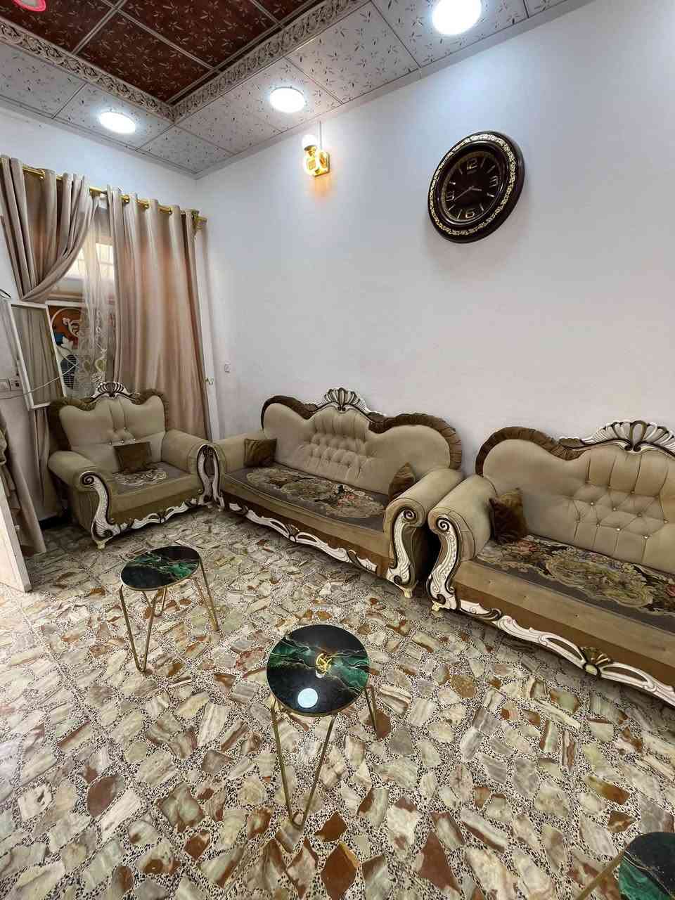 تخم ونص ابو التاج كامل مع الطبلات
.
بي ٣ ام ال٣ نفرات 
.
و ٢ ام النفرين 
.
و١ ابو النفر
.
السعر 500 الف 

للاستفسار ***********

