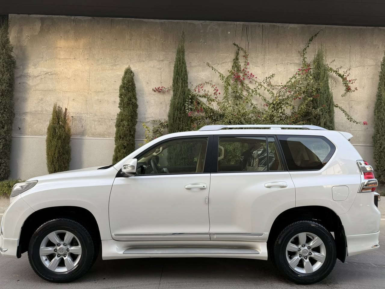 بسم الله الرحمن الرحيم تويتا  برادو TXL موديل ٢٠١٤  سلا جه  كا ميرا  ده بل اكسل شريكه جيهان  تخم تا ير جديد سنه ويه جديد رقم جديد بسمي بشرت تحويل او وكاله  سيا ره با رد شبر بل هيلا ل خفيف با رد  با قي مكفول كفاله عا مه حتي دعا مي ما بي صبوغ سيا ره ما ل جنا ي مكرك گير اكسل. حتي واحد برغو ما مفتوح سيا ره حيل نضيف حلوه الف دينا ر ما بي مصرف ما شيه ٢١٦ حقيقي رقم تلفون***********
