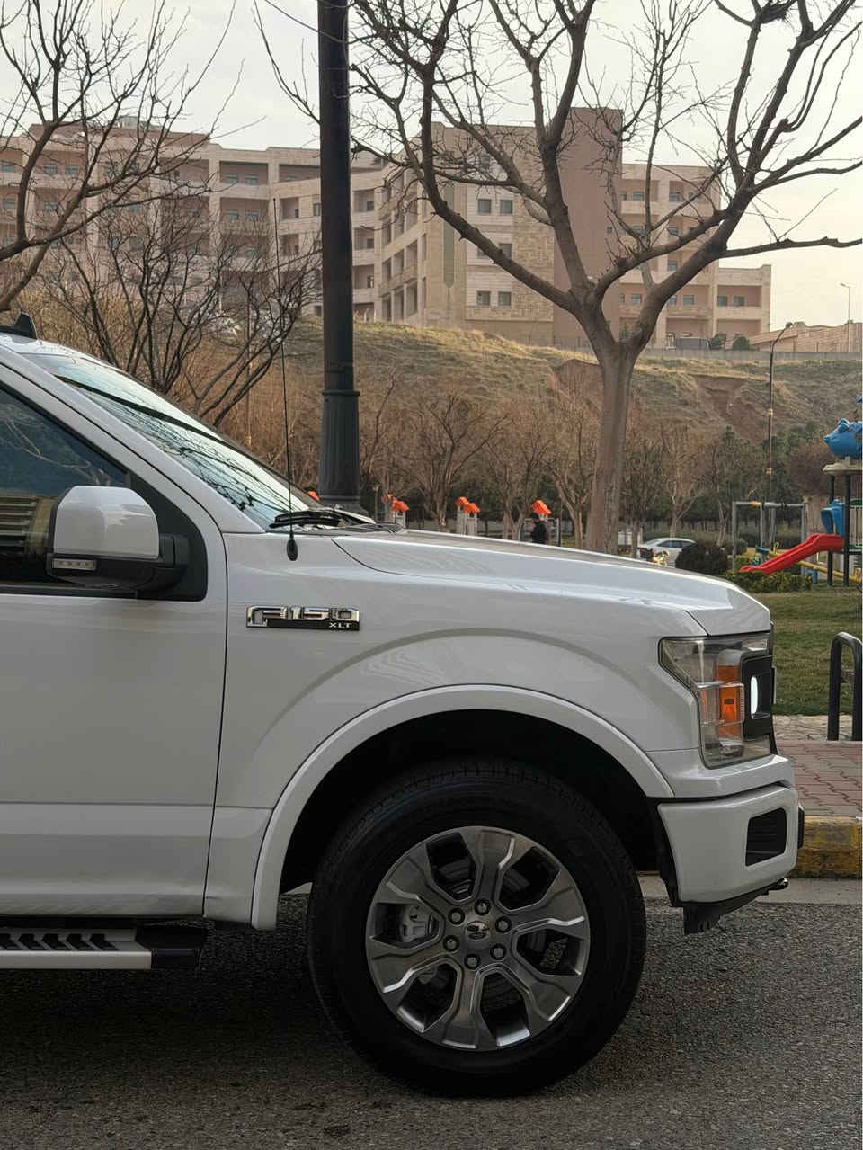 بسم الله الرحمن الرحيم 

 فورت  2019     F150    كينگ رنگ  كلين  تايتل  🖐️🖐️

سيارة مكفولة  كفالة  عامة  من  كلشى  ماشى  59 الف ميل

🔴  حجم محريك  V8   محريك   مرغوب  بدون فتح  🖐️
🔴 سيارة   جاهزة  من كلشى  گير و محريك و كهربائى 🖐️

🔴  مواسفات
{ بانوراما - تشغيل عن بعود - كوشنات تبريد و تدفية
- داخل شمشى - 5 كاميرا - ڤوليوم - سكليتر كهربائى - بعد }

🔴  سعر    -      258  💵
🔴  مكان  -     سليمانية  🌇
🔴  تلفون  -    ***********  ☎️
🔴🔴🔴🔴🔴🔴🔴🔴🔴🔴🔴🔴🔴🔴🔴🔴🔴 السليمانية, العراق
