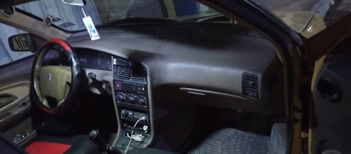 سلام عليكم بيجو اكد موديل 16بيه نواقص وبيه صخات وتجي وشوف السياره بسمي تحويل مباشر رقم تليفون *********** سعر 35وبيه مجال قليل مكاني الدوره ابو دشير
