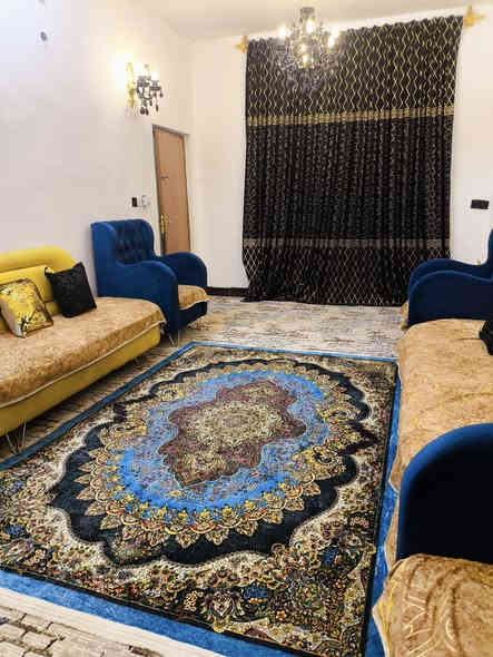 السلام عليكم اعيد النشر بسبب الوعود الكاذبة بيت للبيع طابو زراعي 25 في بعقوبة باب الدرب المساحه 375متر على الشارع الرئيسي العام قرب مقهى الباشا أو سكله السعيدي للستفسار الرقم ***********
