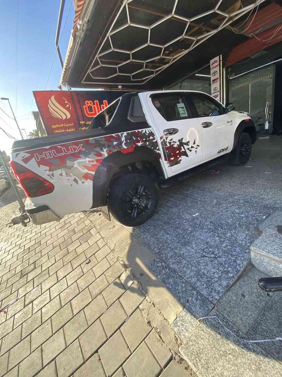 سلام عليكم للبيع تي اردي فول مواصفات ساز موديل ٢٢ رقم سليمانيه كفاله عامه ماشيه ١٢٠سياره جديده وخير من الله تواصل ***********
