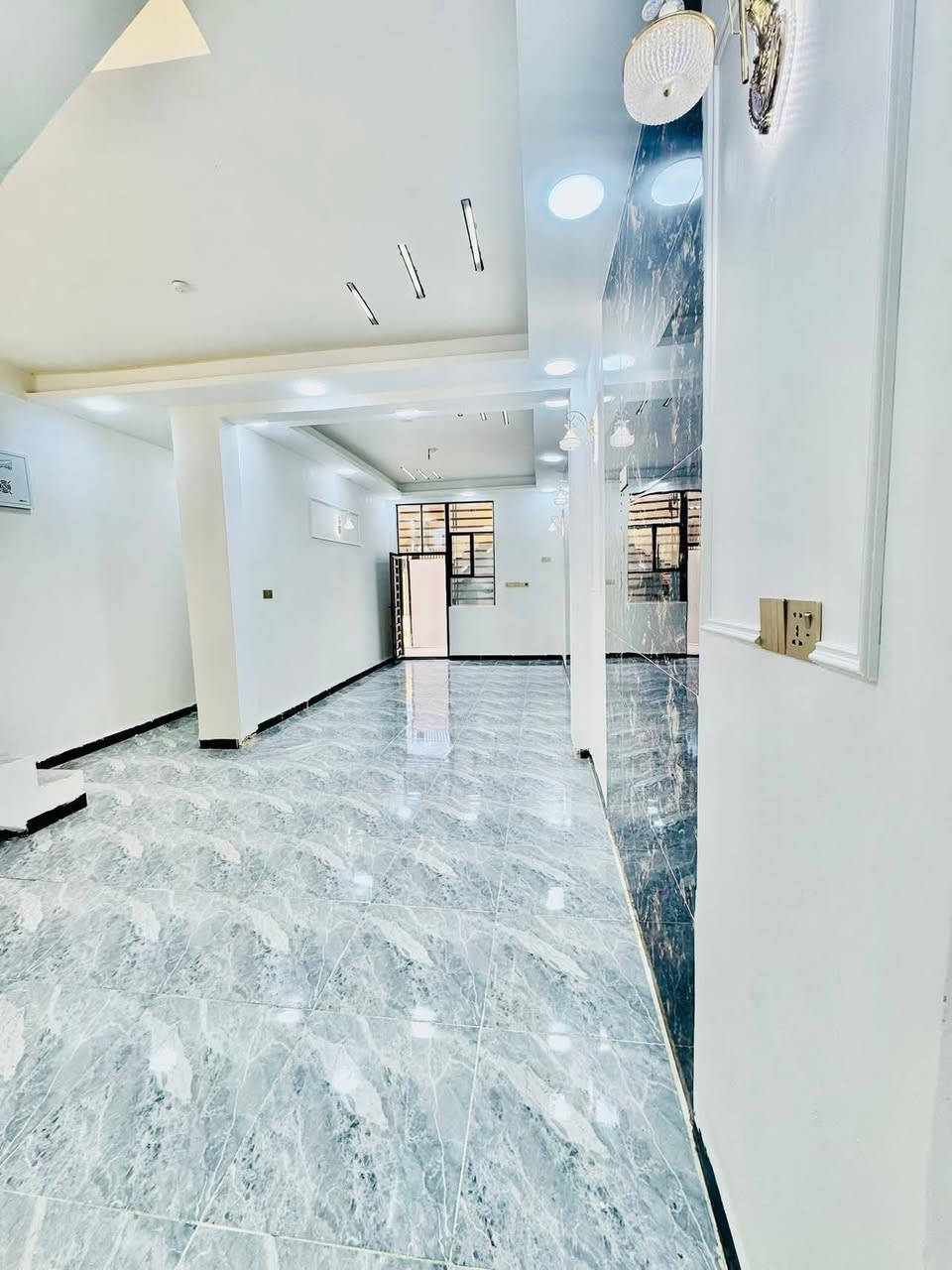 السلام عليكم بيت للبيع 100 متر مجمع بيتي سعر 65 ومع المجال للاستفسار على هذا الرقم ***********
