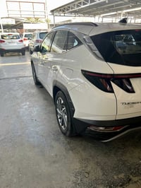 توسان موديل 2024 خليجيه  السياره كفاله عامه معروفه مواصفات ال 2024 فوو...