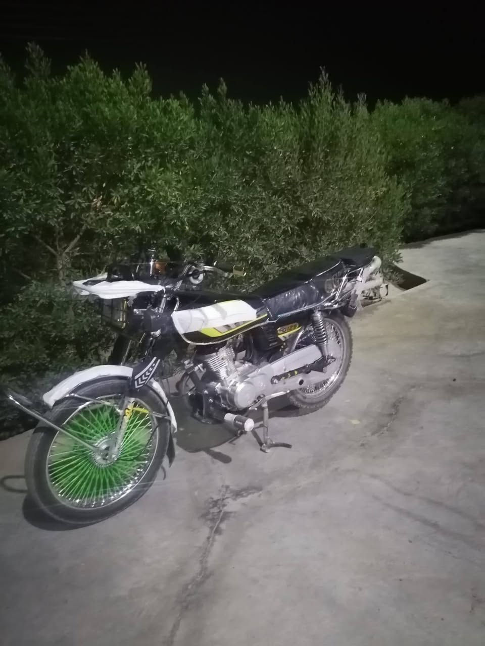 سلام عليكم شباب عندي هاذ لموطور للبيع
موديل 24اربعه كير موطور كله بلادي
*********** هاذ رقم صاحبه إني مكلف بل نشر

