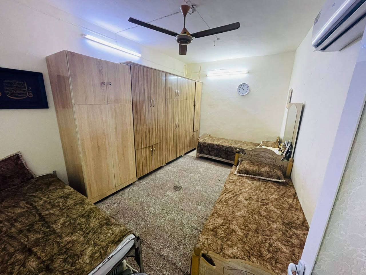 مكلف فقط لنشر //دار للبيع طابقين في منطقه مصلى بيت ركن قرب كراج ده ده حمدي هذا رقم صاحب الدار***********
