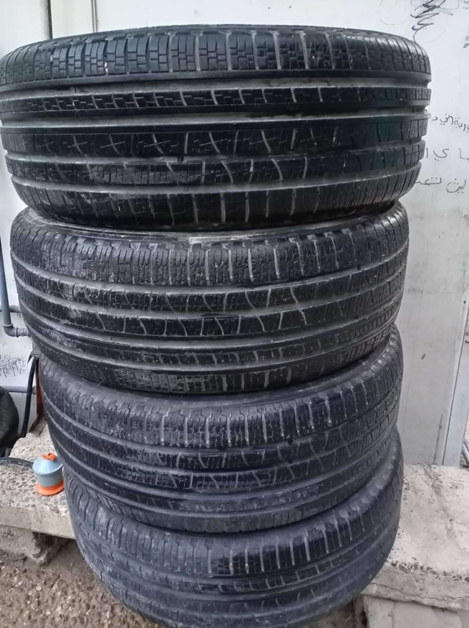 السلام عليكم 
ايطارات البيع السعر 150
P235/60R18تواصل عبر رقم 
*********** رقم ثاني ***********
