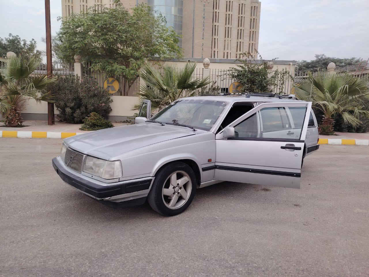 للبيع سياره فالفو ستيشن موديل 1989
740 ضربته فقط جاملغ خلفي رقم نكليزي الماني

***********
