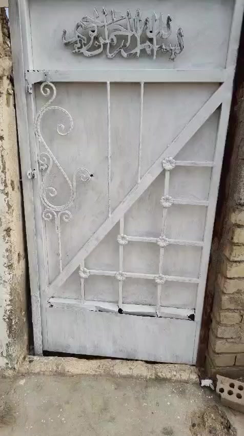 بيت للبيع تجاوز العنوان بغداد الأمين ثانيه قرب فلكت الحدادين الهاتف *********** السعر كلش حلو
