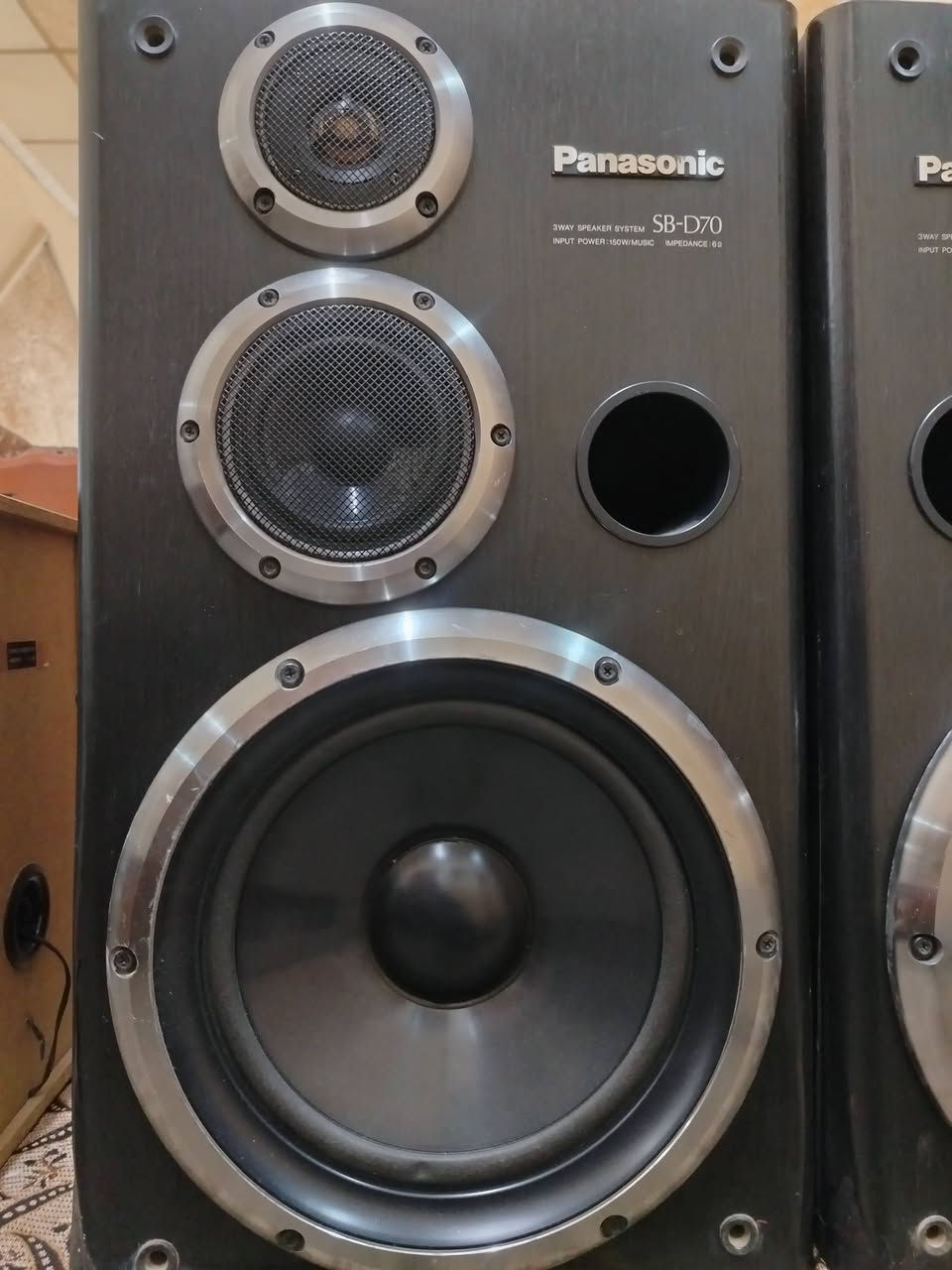 سلام عليكم 
سماعات بنسونگ ياباني أصلي
قياس ١٠أنج ١٥٠ واط لكل سماعة صوت جدا ضخم هزة أرضية. شغالات تويتر ومدرنج وباز وشرط الفحص.اعتذر عن ذكر السعر بسب البعض من المتطفلين.حاشاكم.. شراي اتصل*********** او واتساب أو ماسنجر وتدلل
