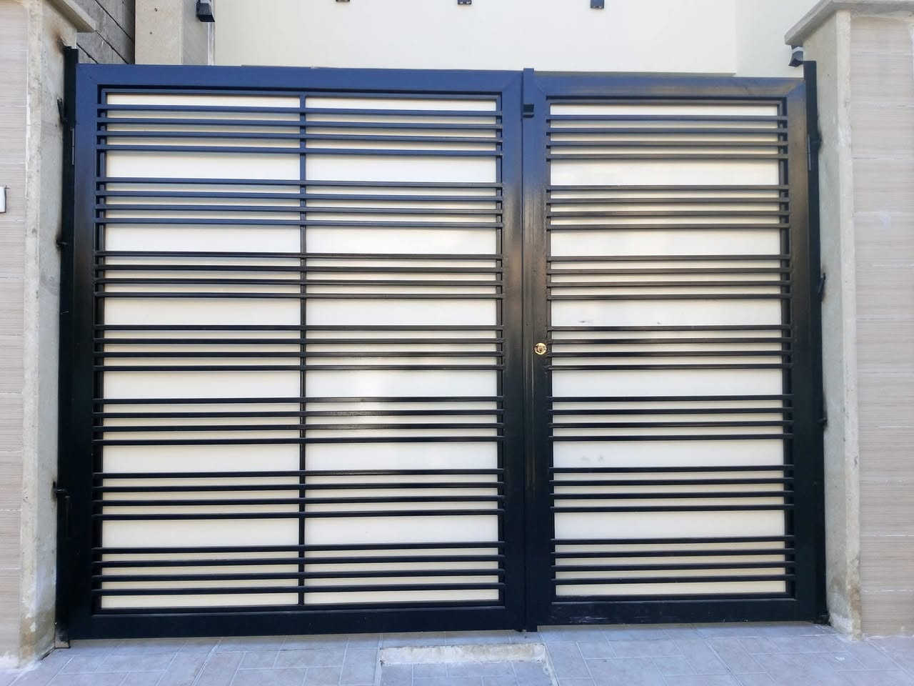 تريد شغل حديد مضبوط؟
حداد جاهز للشغل فوراً
أبواب شبابيك حمايات مظلات درابزين
أسعار تناسب الجميع
للتواصل: هاذا الرقم *********** يحيى الحداد 
المكان جانب الأيمن والأيسر الصناعه
 
***********
