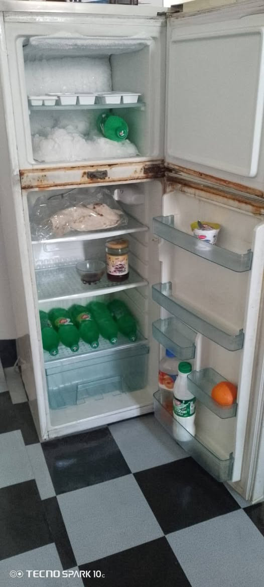 مرحبا 
للبيع 
ثريا عدد 2
مقعد عدد 1
تانكي ماء
ميز طعام فقط قاعده مرمر 
ثلاجه حجم 5.2 قدم مكعب
دوشك نفر


**إذا كنت صاحب هذا الإعلان وتريد حذفه لأي سبب، رجاءا أرسل رسالة إلى الدعم الفني**