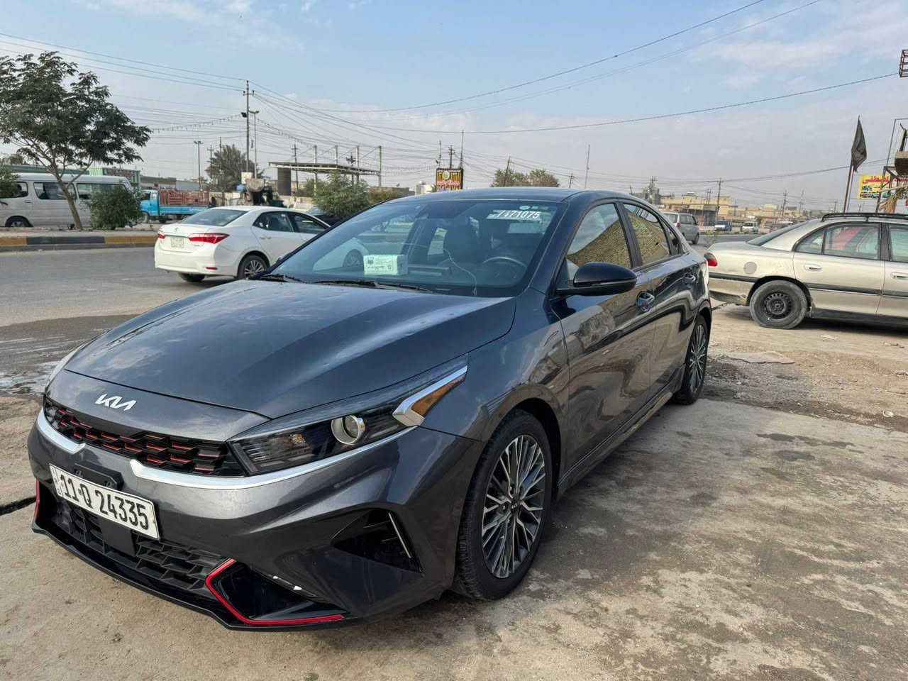 السلام عليكم
فورتي 2023 جيتي لاين
رقم بغداد
مكينه 2000
الضرر محولبه صفحه وحده 
بدون ايرباك
ماشية 15  الف
بصمة 
تشغيل عن بعد
فتحه 
شحن لاسلكي
كشنات جلد
تحديد مسار
تثبيت سرعة
شاشه كبيره
كأمره دواره
ثلاث انضمه قيادة
السعر 155 ورقة
العنوان بغداد حي النصر
رقم الهاتف ***********
