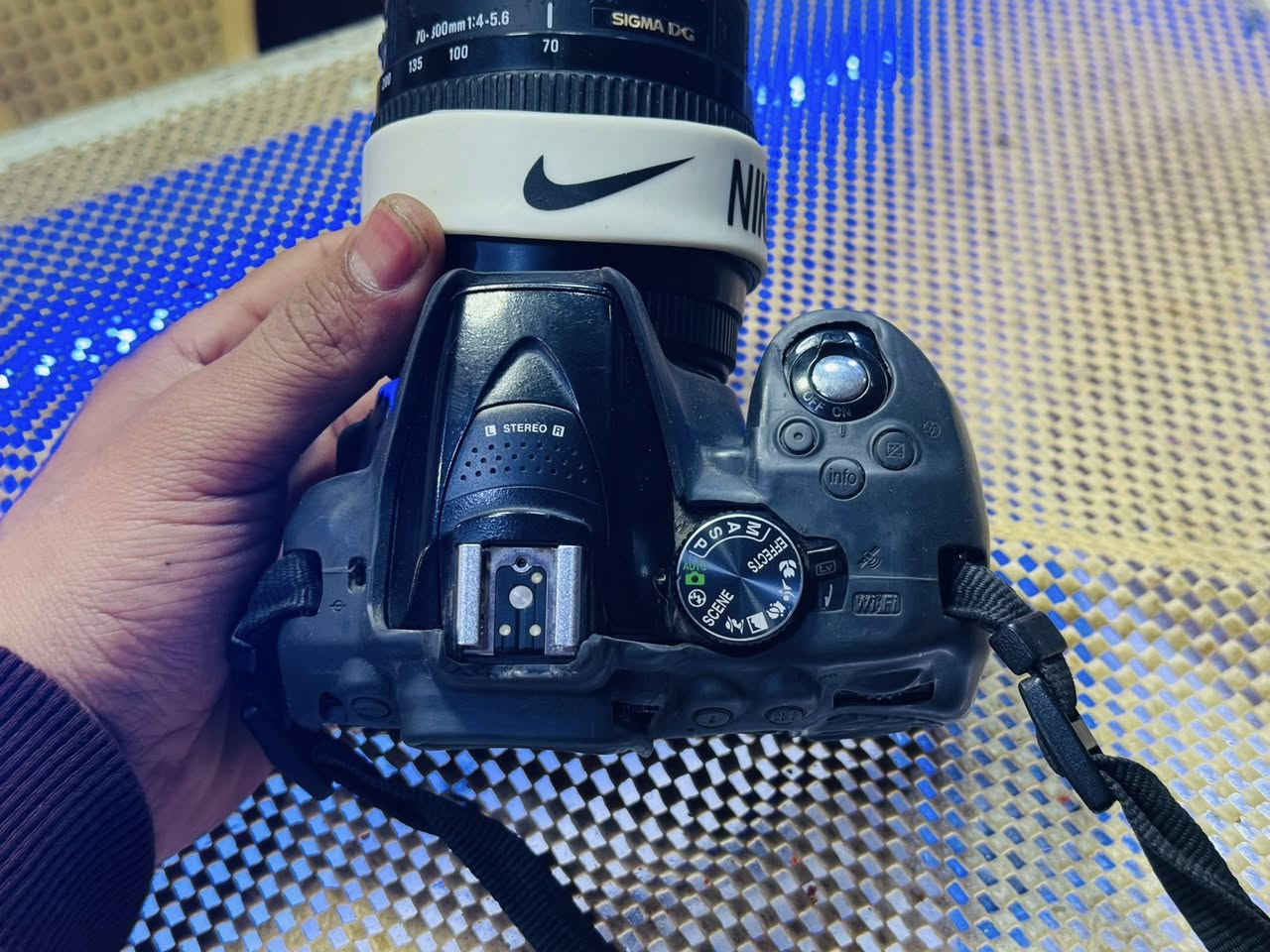 السلام عليكم ورحمه الله وبركاته 
1التر24
جهاز نضيف عل بلادي مستخدم اقل شهر 
دبل خط 
ذاكره256
لون تيتانيوم 

2كامره نيكون 5200
بلادي شرط 
زوم رياضي
بطاريه نيكون بلادي
شاحنه نيكون بلادي 
جديده شرط 

للاستفسار لاتصال عل رقم:***********
