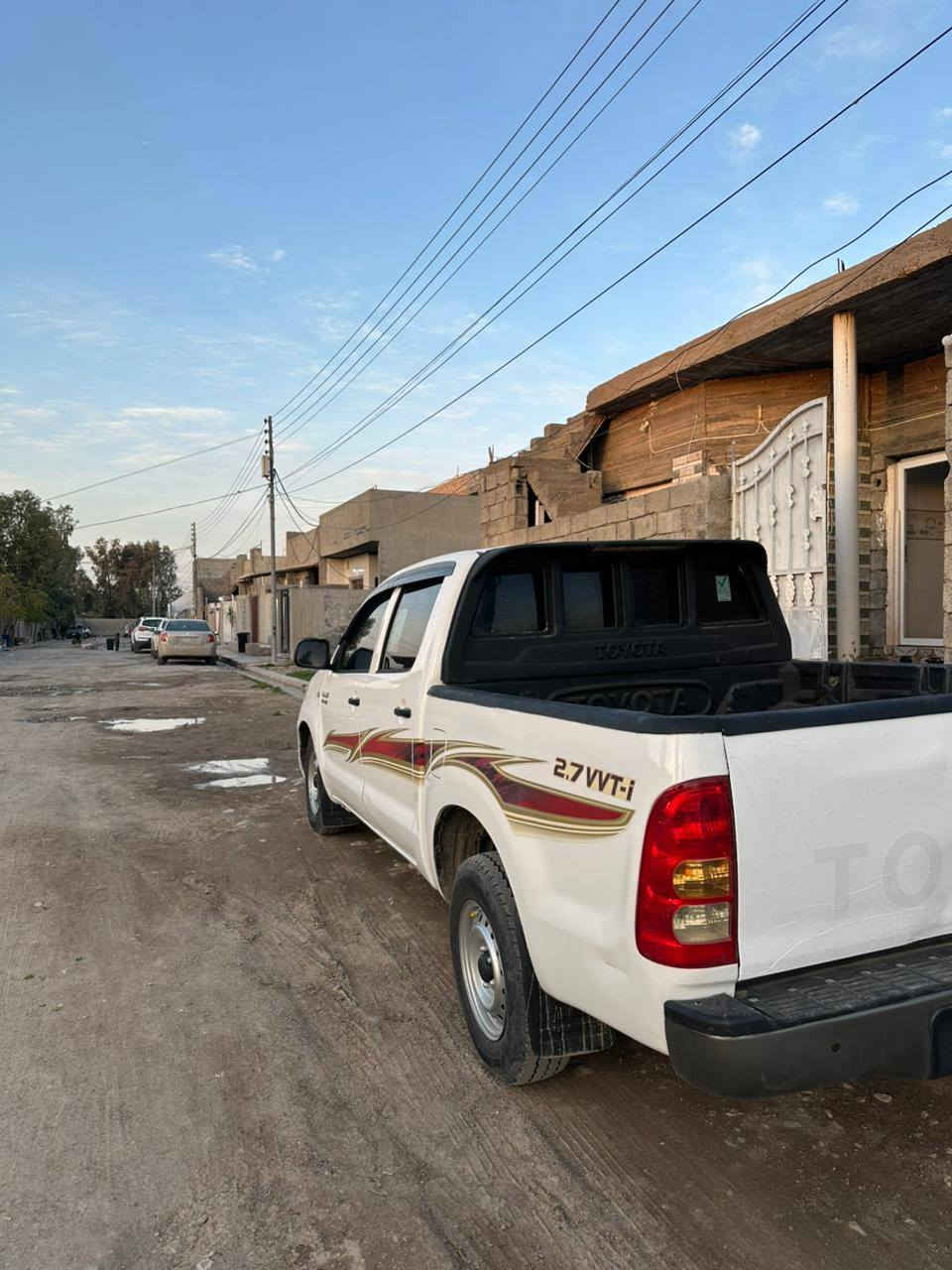 مەرزیە هایلوکس ٢٠١٠ 
گێر و مەکینەی بەشەرتە بن دەرگایەکی سبۆغە چەمپەکی بێشی لای سایەقی هەیە بێ شەنسی دوو قۆبیش لە سەقف جاکراوە ٢٩٠ رۆیشتووە سەنەوی دوو مانگی ماوە نرخ ١٢٩ وەرقە شوێن خەبات موبایل/ ***********
*********** أربيل, العراق
