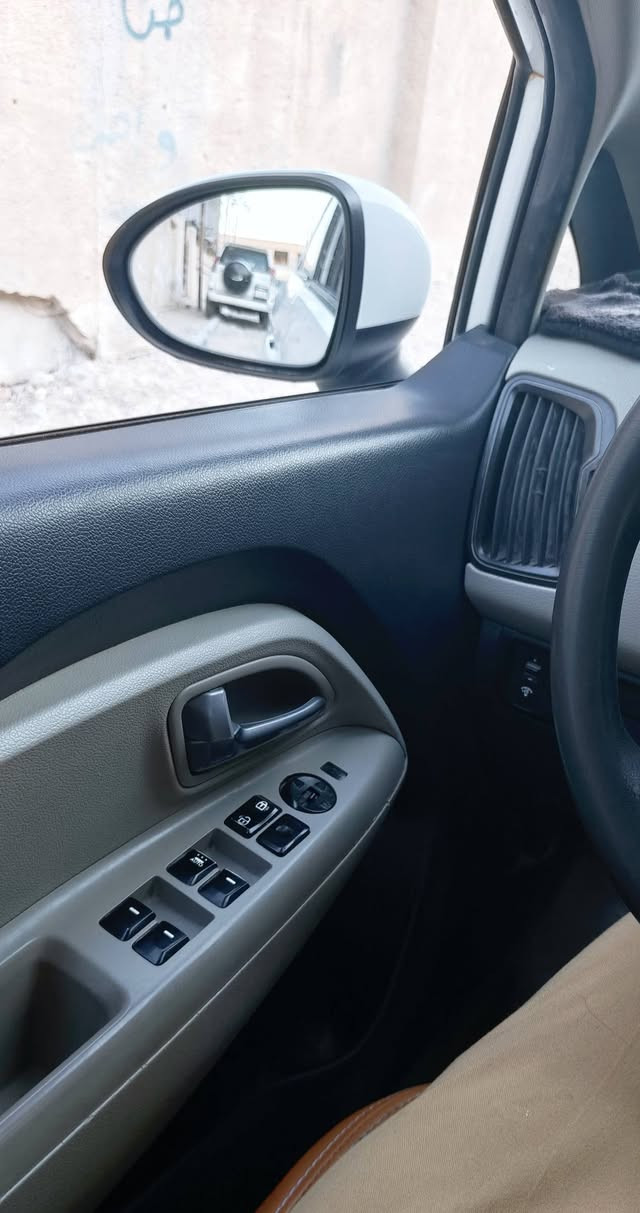 السلام عليكم  
كيه ريو  13 خليجي كفاله ضربه صبغ تبديل 
مكينه لا تبخير ولا تنقيص حداده 85 بلميه
تبريد بي ليك كمبريسر شغال. سنويه منتيه 
والباقي شوفت العين بيها جراد قليل ب بنيد وب قماره 
مكان البصره زبير ***********    عارضها 79بيها مجال قليل
لان مستعجل ع بيعها مو شراي لا يتعبني ولا اوتعبه
