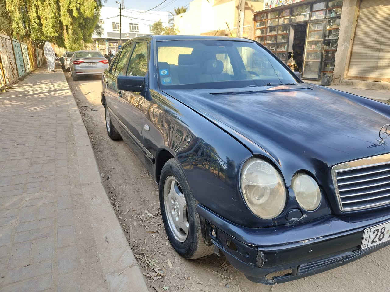 ام عيون موديل 98 محرك 4 سلندر بلادي رقم نجف انگليزي ب اسمي
مكانها نجف اللون ازرق نيلي  هزه جديده سنويه 27 تبريد شغال  كهربائيات شغاله 
سلايت روف عاطل يفتح ربع و يتوقف
حداديه اماميه 60%
حداديه اماميه قبل اسبوع سويتها
السعر 55 و بيها مجال بسيط 
***********
