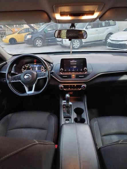 نيسان آلتميا . 2019  فول مواصفات على فتحه 
بصمه أبواب شاشه حساسات باقي مواصفات
محركها 2500 يخبل وكير اي خلل ما بيهن. تبريد ثلج صدر جديد  
(رقم بغداد جديد بأسمي سنويه وهزه جدد ) 
( سياره امريكي حادثها كلين بدون حادث  لا غرك صور حادث 👇.       اماً ب عراق صاير بيها حادث امامي وطخات اكثر من مكان جاملغ خلفي مصلح مصلحه نفسه + انصبغت عام سونر 👇. لغد و شاصي طخات خفيفه مكفوله من كص و عيب شرعي ) 

سعرها 98 بيها مجال بسيط كلش مناسبه سياره وكشرها نظيف   للبيع  فقط  ( شارع فلسطين. *********** 📞) بغداد
