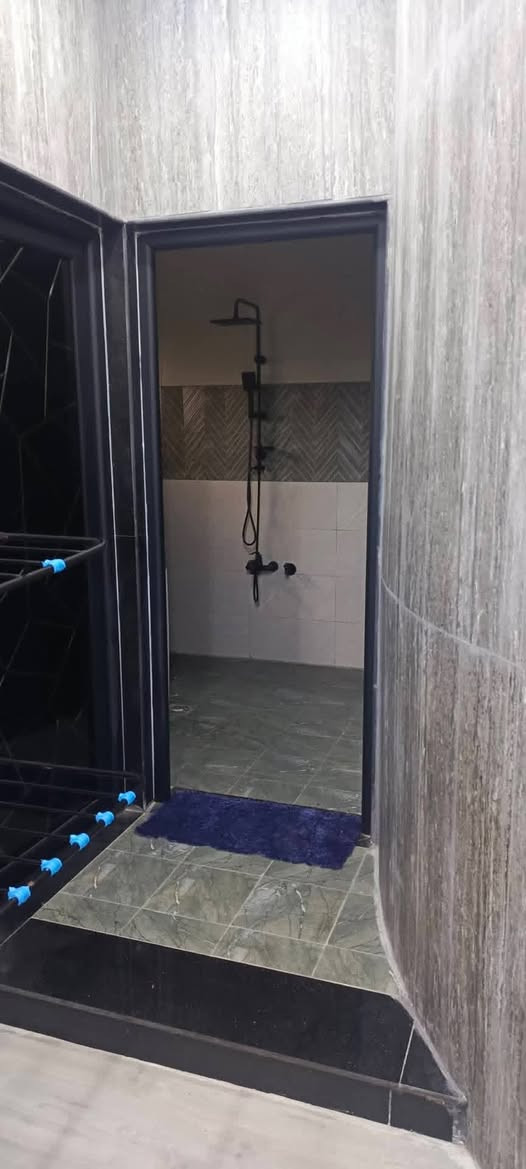 دار للبيع في حي الصديق الاولى
200 متر واجهه 10 ركن على شارعين تبليط
شروق تام
بناء حديث
موقع مميز جدا قريب من سايدين الجامعه
المربع الاول
6 غرف نوم واستقبال ومطبخ وصحيات بالطابقين وبيتونه وكراج
شرط التحويل
سند طابو الزهور
بناء فول درجه اولى
لمعرفه السعر اكتب تم ليصلك على الخاص
للاستفسار زياره المكتب حي سكر قرب من مجمع الاوربي 2
***********
***********
