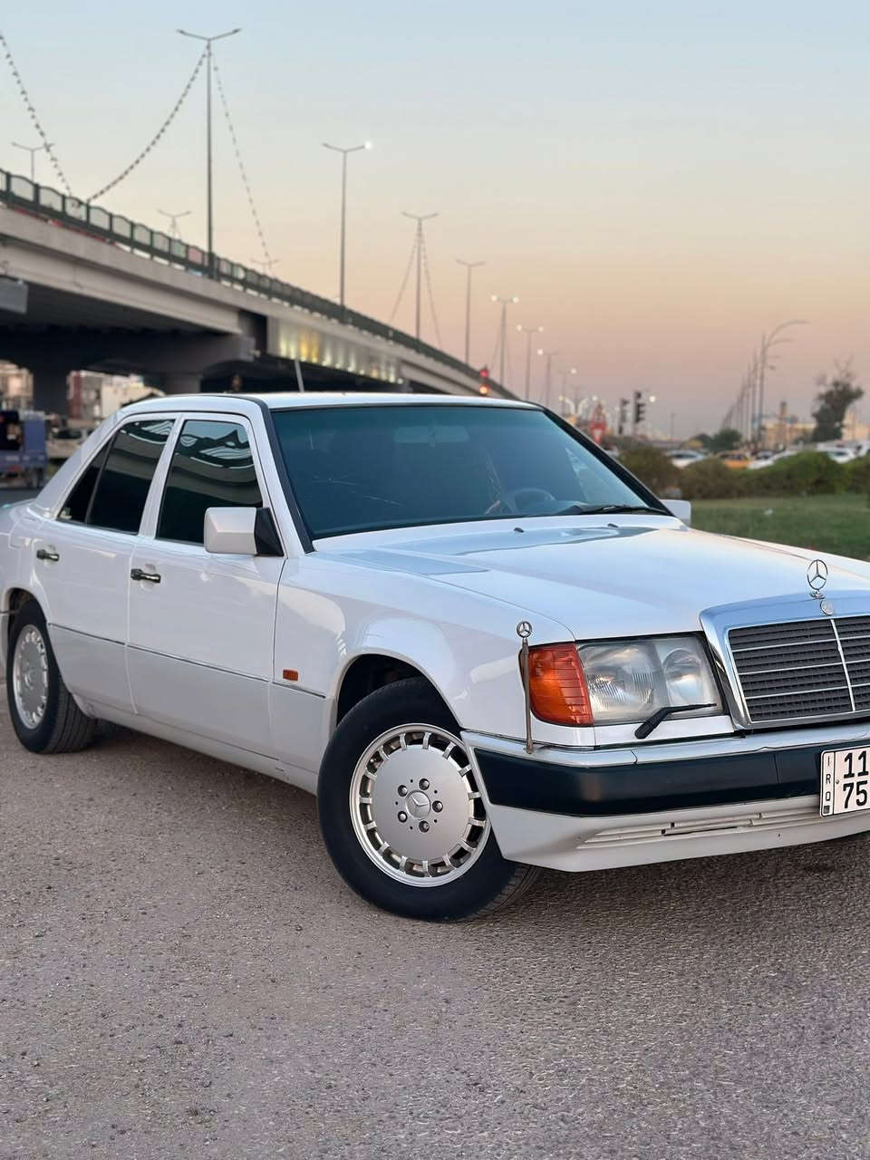 ياالله للبيع فقط دب 🐻 260 موديل 88 رقم بغداد دولي 
السياره بلاديه بدون صبغ بيه قطعه وحده والباقي مكفول
وارد يابان بدون فتحة
مكينه وكير جدد 
حداديه امامي وخلفي جديده 
تخم تاير جديد
تبريد شغال ثلج
مراوح كهربائية أنسى الحماوه شلع
غرفه مخمل جديده جداً
كشنات كهرباء
جام 4 كهرباء 
سنتر لوك عل السويج البلادي
اريل كهرباء 
قواعد دبل وبرانكيت شركة
مكفوله من الضربه والخياس والصبغ
السعر 86$ وبيها مجال بسيط جدا مكاني كربلاء المقدسة 
***********
