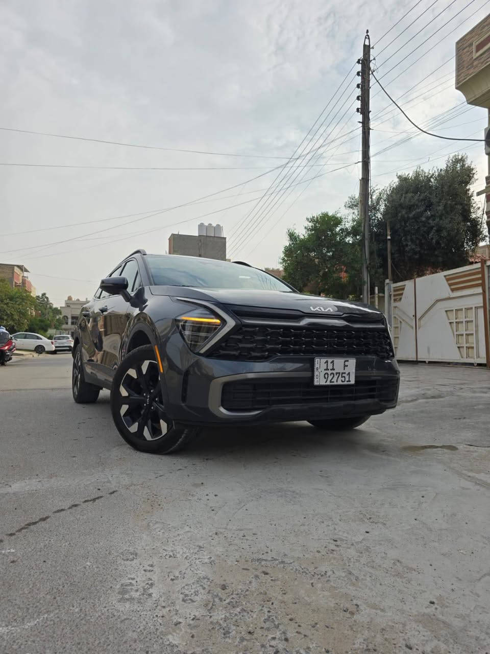 كيا سبورتاج 2024 اللون رصاصي فئة X.Line حادث خفيف جدا بدون إيرباك تبديل جاملغ بلادي نفس اللون جهة السائق وتعديل بارد بسيط بالبنيد بدون قطرة صبغ .. السيارة plug in يعني محرك بنزين وهايبرد وشحن كهرباء ( الشحنة الواحدة ولمدة ثلاث ساعات تعطي سير 54كم) يعني تنسى البنزين سياره أقتصادية جدا ماشية 9
مواصفات السيارة
1_ شاشة ترفيه كبيرة متصلة
2_ تحكم تبريد بيانو و شاشة
3_ بانوراما
4_ صندوق كهربائي و فتح ذاتي عند الاقتراب
5_ حساسات خلفية
6_ رادارات جانبية نقاط عمياء
6_ رادار امامي
7_ رادار خلفي
8_ قيادة شبه ذاتية
9_ تثبيت سرعة و مسار تفاعلي
10_ نظام نزول منحدرات
11_ اوتو هولد
12_ انظمة قيادة سبورت كومفورت ايكو و ثلج
13_ تدفئة مقاعد راكب و سائق
14_ شاحن تايب سي سريع و تايب A و شاحن لاسلكي في المقدمة و شاحنين تايب سي في الخلف
15_ كراسي جلد 
16_ كير ماوس
17_ شيفتات ستيرن
18_ اشاير بالمري
للاستفسار على الرقم *********** بي واتس
