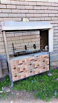 لبيع شوايه شاورما ع فحمم وترهم منقل ڪباب همم.. بيها مفرغهه وبيها ماطور...