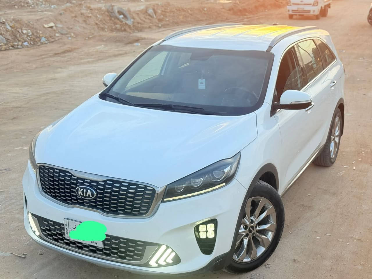 السلام عليكم
سورنتو 2019 خليجي باسمي رقم بغداد 
فول مواصفات / عدا بنورما
بصمة
هاند بريك بصمه 
6سلندر 
3عدسات 
مري شفط
صندوق كهربائي
3 قطع تبريد 
حساسات امامية وخلفية 
4 وضعيات قيادة 
Auto hold
بيها بارد بين بابين فقط 
للتواصل / ‭٠٧٨٧ ٢٠٧ ٦٠٤٢‬
مكاني النجف
