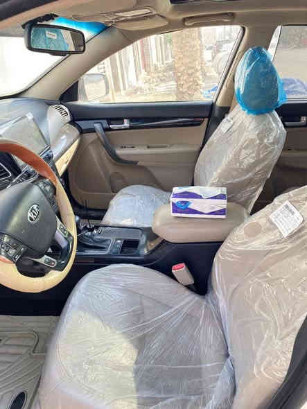 السلام عليكم
سورنتو ٢٠١٣ شكل ال١٤ وال١٥ خليجي
فول موصفات واحد ع واحد
محرك ٦ سلندر شرط  مكفول من البخار والصوت
فور ويل 4x4
كير شرط
 تبريد ثلج ٣ قطع
سقف زجاجي بانورما
بصمه تشغيل
بصمه أبواب
كراسي كهرباء
تخم تاير
صدر جديد 
السياره سيرفس كامل مابابيها نقص برغي  جديده ومال جناي
الصبغ البيها موضوح بسونار
السعر ١٣٥ وبيها مجال قليل
للاستفسار ***********
ملاحظه اعتذر عن الأقساط والوعده
