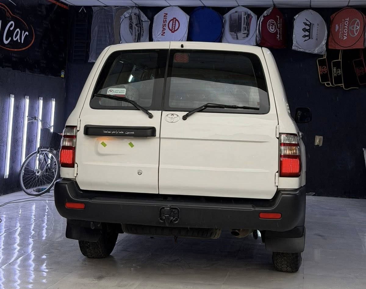 بۆفرۆشتن. ⚜️⚜️للبیع🤍

مۆنیکا 2005 
مانگی 4 

سەیارەکە توند و تۆڵە 
هەموو شتی بەشەرت 

چوار تایەی تازەی لەژێرە 
سەقف و شانی بۆیاغ نیە 

بۆنیتی بۆیاغ نیە دوپارچەی تری بۆیاغ نیە
بێ دەعم و بێ لێدران و بێ زەربە

گێر و مەکینەی بەشەرت 
تەبریتی بەشەرت 
دەبڵ ئەکسلی بەشەرت

یەک نوزەی کەمی ئەکسلی هەیە 
ئەوەی تر هەمووی بەشەرت 
ناو سەعات و گێچی هەمووی مەزبوتە 
تەوافەی بەنزین مەزبوتە 
کیلۆمەتری بەشەرتە

سعر /في التعليق يتم الرد فورا على المسنجر ✍🏻

نرخ/ لە کۆمێنت بنوسە یەکسەر وەڵام دەدەیتەوە 📮

ژمارەی موبایل: ☎️
***********
 ***********
