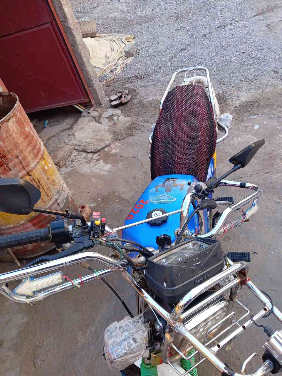 السلام عليكم ماطور تايكر للبيع موديل 20 كلو شغال وزن ثقيل ابو الدرع كهربائيات كلها شغاله نضيف حيل للاستفسار هـ ***********
