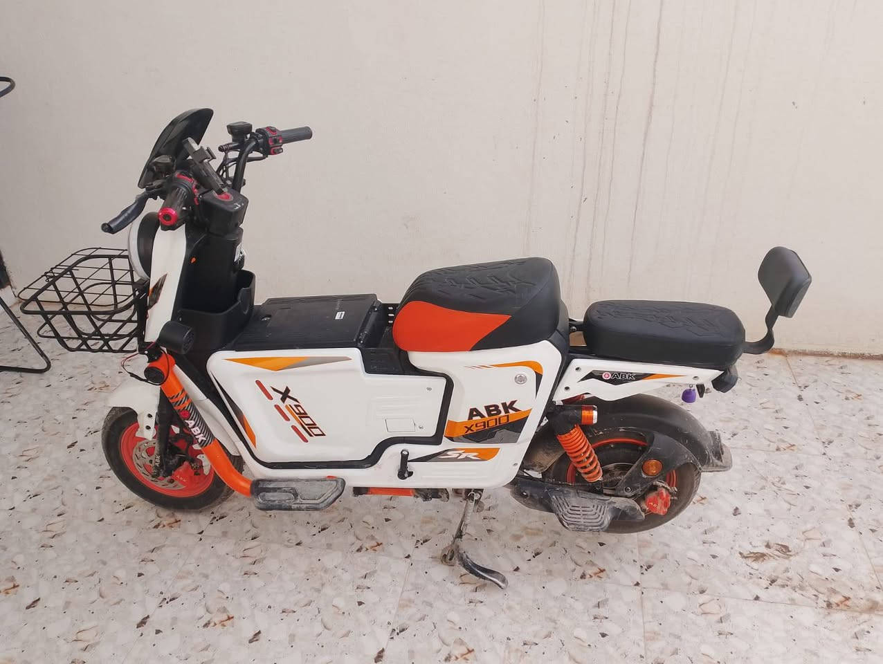 دراجه شحن X900للبيع مكلف بل نشر لا تدخل خاص اتصل على هذا الرقم775 515 4259
