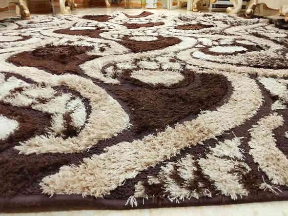 فرش حفر للبيع كلش نضيف  القياس طول 2/93 العرض 2/76 الاستفسار رقم موبايل ***********
