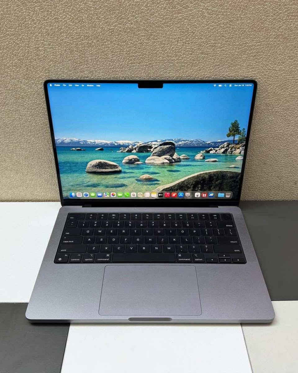 💻Macbook pro ⚫M3 2023⚫
◼️512 Gb Hard
◼️8 Gb Ram
10 core Gpu
8 core CPU
🔳Space gray color
👍Clean 100 %
🎁Box included
🚛We deliver to all iraq
For more informations call *********** or by messenger
