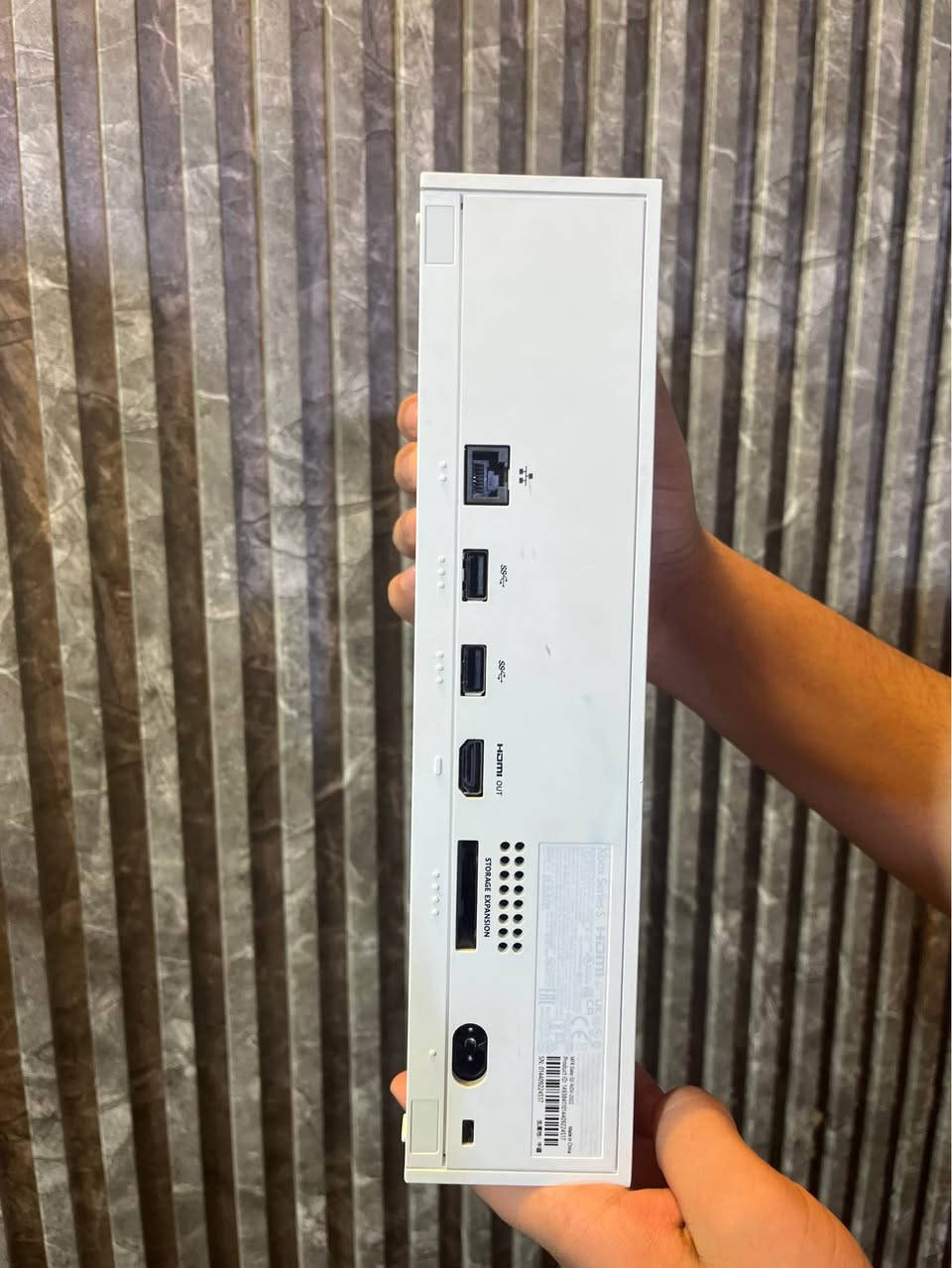 السلام عليكم اكس بوكس سيريس اس مستخدم للبيع الجهاز نظيف إصدار 2022 مستخدم سنة ونص 
الكارتون وملحقاته كلها كامله مكاني الناصرية للتواصل *********** ناصرية, ذي قار
