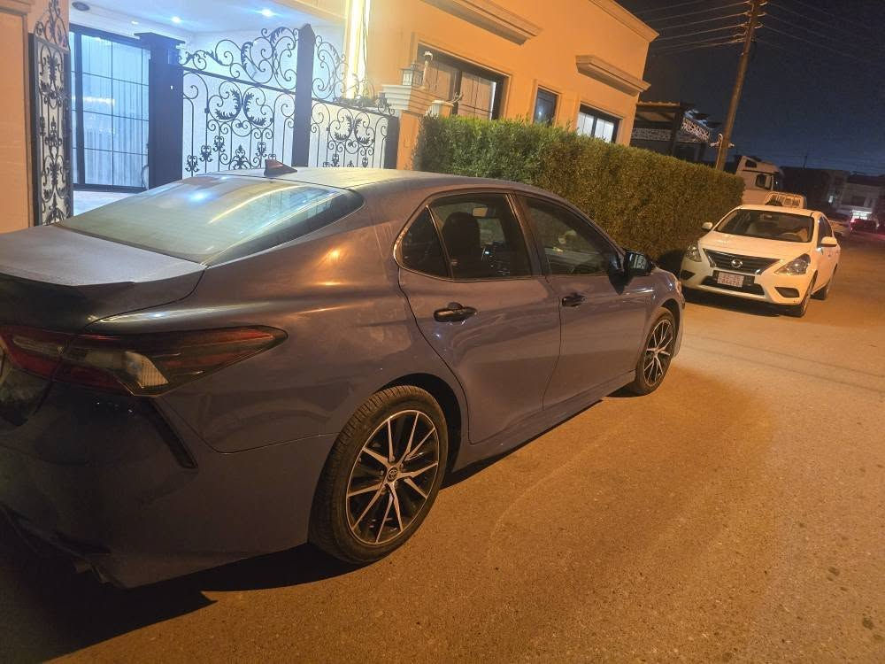 کامری  مۆدیڵ 2023   se  3پارچەو  کەمیک دەرگا بۆیاخە سەری شاسی کەمیکی هەیە   بەلام بۆیاخ نیە سەیارەیەکی تابڵی جوان  بێ مەسرەف  رەقەم شاسیم داناوە  ئرباگ تەنها سوکان  تەقیوە  بۆ زانیاری زیاتر *********** واتسئەپ  تەلەفون أربيل, العراق
