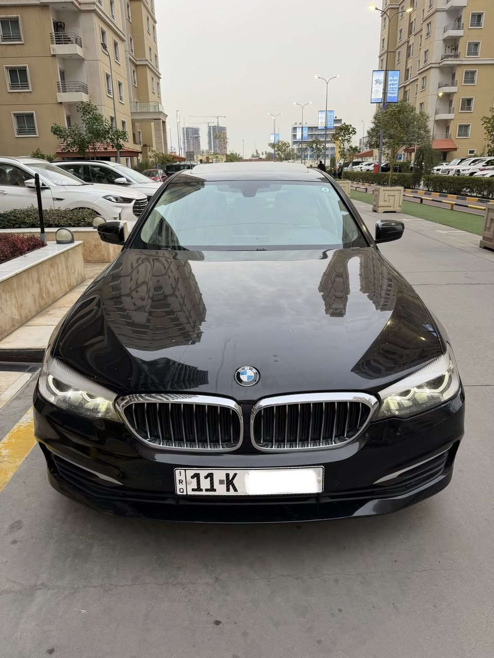 BMW 520i 2020 خليجي وكاله
استلام شركه العروش سيرفر كامل با شركه
فول مواصفات داخل ابيض وفتحه وكراسي كهرباء ومومري وبردات وتدفئة واستيرن كهرباء 
ماشيه 64 الف السياره جديده كلش
كفاله عامه من صبغ بارد وتبديل 
رقمها بغداد وباسمي عنواني المنصور
*********** 
سعر 27 الف دولار وماكو خليجي بهل سعر مكفول 
(( بيع او مراوس ))

